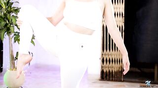 2023-01-03-160544-wet-yoga_854