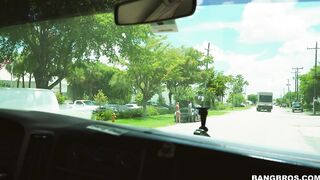 2016-06-22-8981441-bang-bus-to-the-rescue_720