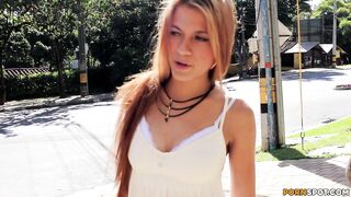 2016-10-22-8969321-alice-through-the-sucking-glass_720