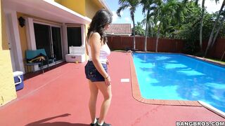 2016-10-27-9160741-nina-lopez-slangs-oranges-and-a-fat-ass_720