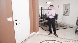 2022-07-21-4655051-horny-milf-attracted-to-couple-fucking_720