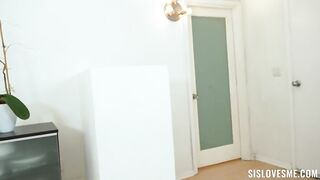 2022-12-23-21017-britt_blair_and_emma_starletto_720