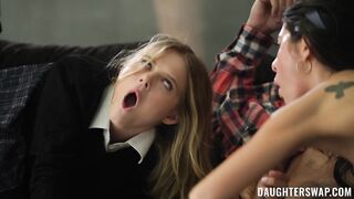 2022-12-11-20980-coco_lovelock_and_theodora_day_720