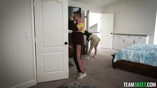 2022-11-09-20707-ava_sinclaire_and_crystal_clark_720