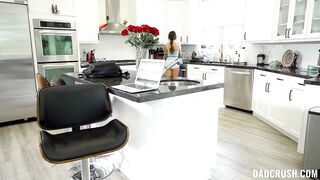 2021-07-31-17236-april_olsen_720