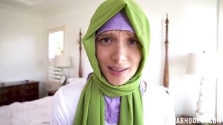 2021-08-22-17383-izzy_lush_720