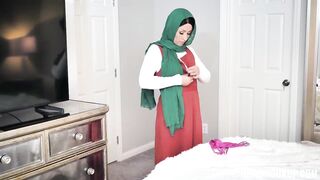 2021-06-13-16878-goldie_glock_720