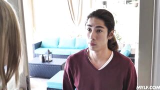 2021-07-16-27490-lilly_james_720