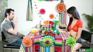 2021-05-05-16608-eliza_ibarra_720