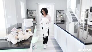 2021-04-09-27665-september_reign_720