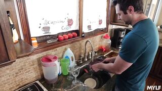 2021-01-03-27655-cali_lee_720