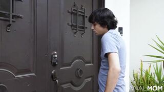 2020-11-19-27788-lilly_hall_720