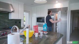 2020-10-29-15184-madi_collins_720