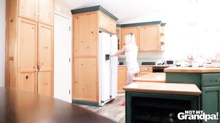 2020-09-29-14707-jessie_saint_720