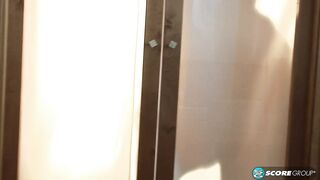 2025-09-09-48570-sara-jay-48570_720