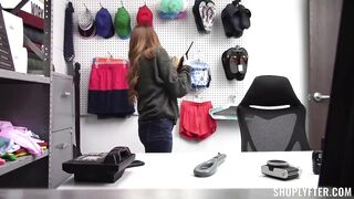 2020-10-07-15027-aria_carson2_720