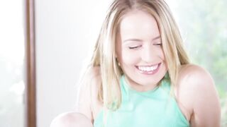 2020-07-08-13817-alicia_williams_and_scarlett_sage_720