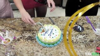 2020-06-12-13495-indica_flower_and_katie_morgan_720