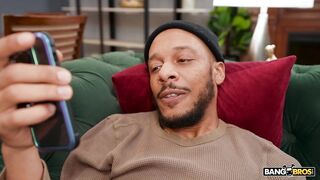 2026-03-16-11472187-avery-jane-surprises-fan-with-booty_720