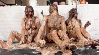 2025-12-08-1297-sweet-glop-covered-girls