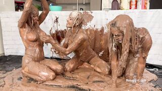 2025-12-08-1297-sweet-glop-covered-girls