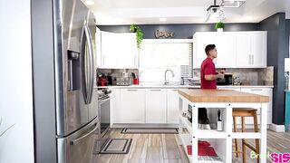 2026-04-17-244766-my-stepsis-the-one-upper-s40e9_960