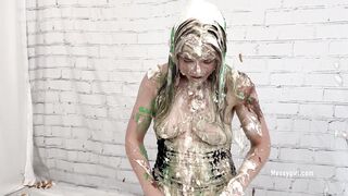 2025-04-27-1317-kat-snow-becomes-a-messygirl