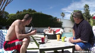 2016-05-20-8980751-alaina-dawson-gets-some_720