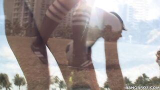 2016-05-08-8976291-sophia-summer-and-bailey-get-sweaty-as-they-show-off-their-amazing-asses_720