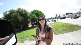 2016-04-13-9164411-jessi-and-her-bangini-ride-through-hialeah_720