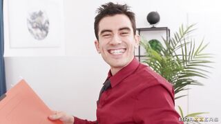 2022-04-21-4635261-workplace-pussy-party_720