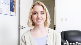 2015-11-18-8982561-amateur-blonde-fucked-on-cam-for-the-first-time_720
