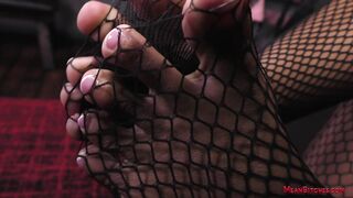 2022-10-19-avery-jane-in-your-face-2_1080