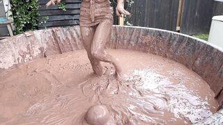 2025-05-18-1320-mud-ball