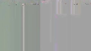 2015-05-25-8989001-bella-bellz-eats-that-dick-well_720