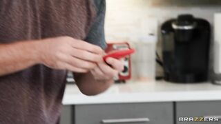 2022-02-05-4616651-it-aint-gonna-fuck-itself_720
