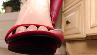 2022-07-29-lola-fae-slave-orders-5_1080
