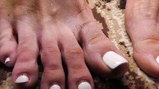 2022-07-13-courtney-taylor-in-your-face-_1080