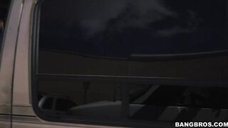 2015-02-25-8993861-back-seat-hustle_720
