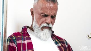 2024-07-17-10234611-double-crossing-the-sugar-daddy_720