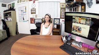 2015-01-24-8995951-amateur-interviewed-and-fucked_720