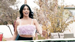 2025-01-17-10613071-bouncy-trampoline-dick_720