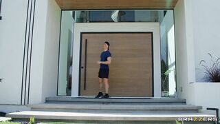 2021-12-02-4496441-bouncy-jog-and-snog_720