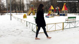 2016-12-23-185-barefoot-on-the-snow-part-2