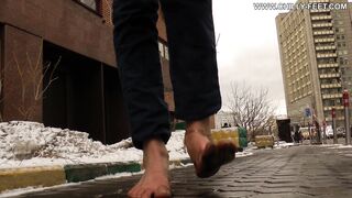 2017-01-21-186-cheerful-barefoot-girl-part-1