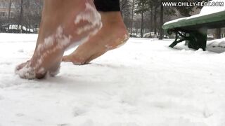 2011-05-26-32-barefoot-in-snowstorm-part-3