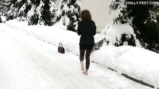 2011-06-02-33-barefoot-redhead-part-2