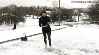 2011-06-02-33-barefoot-redhead-part-2