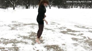 2011-06-02-33-barefoot-redhead-part-2