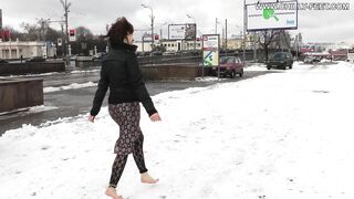 2012-07-27-92-winter-barefoot-fun-part-1
